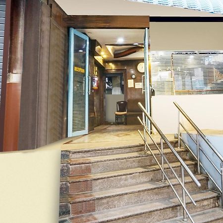 Super Hotel O Padmavathi Puram Near Railway Station 티루파티 외부 사진