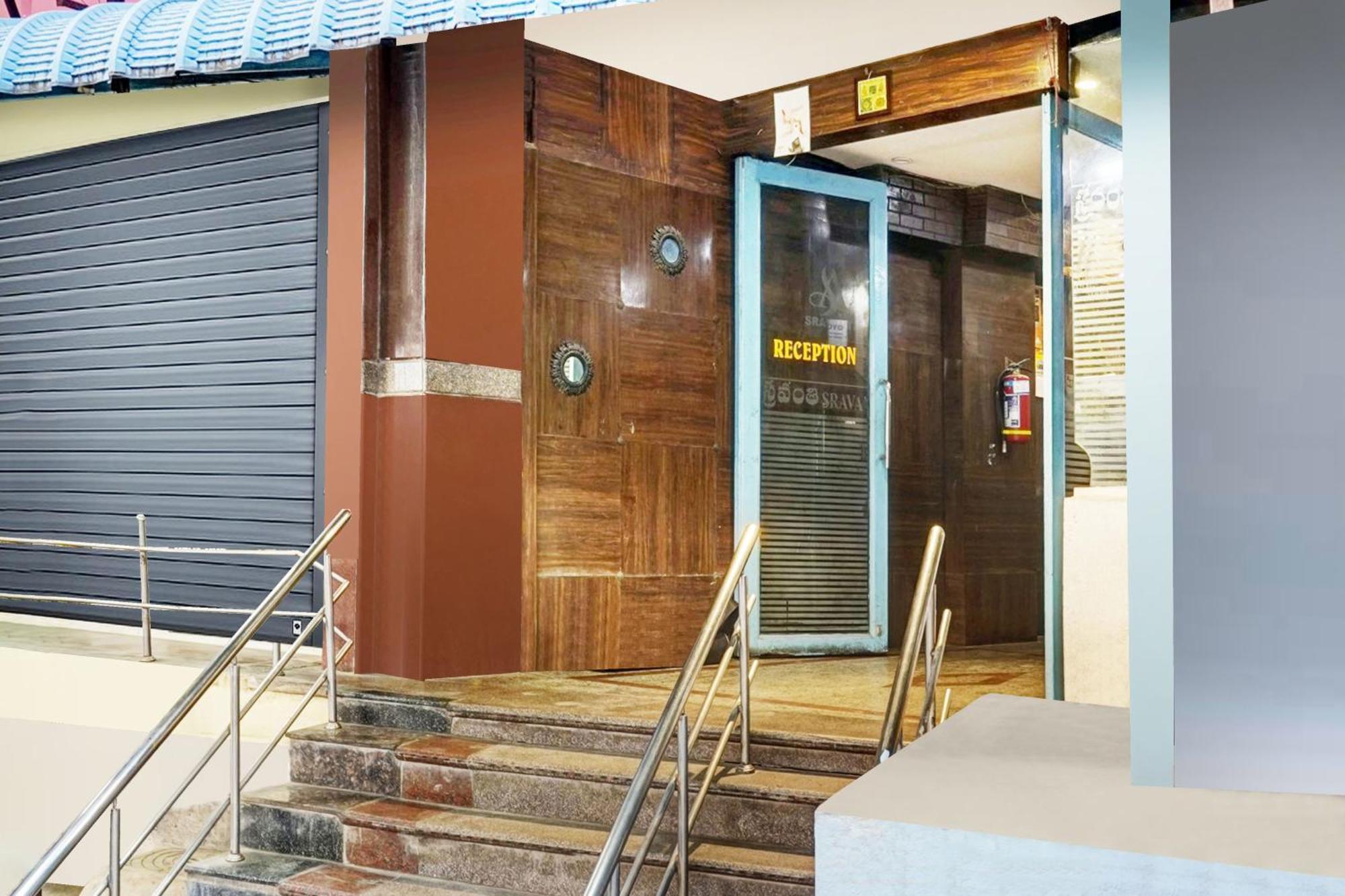 Super Hotel O Padmavathi Puram Near Railway Station 티루파티 외부 사진